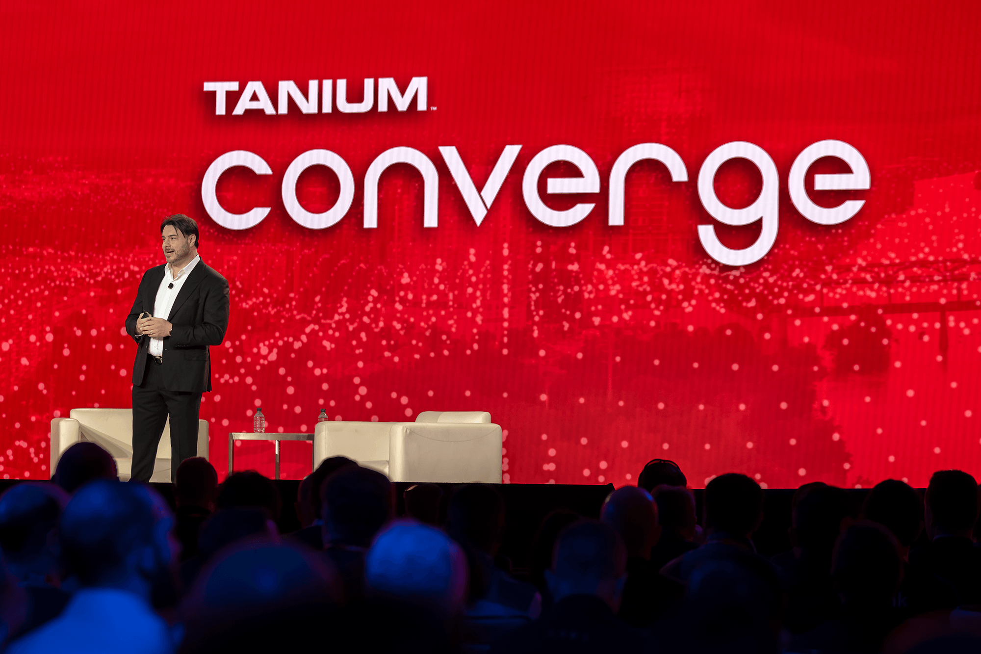 Tanium Il direttore marketing Steve Daheb durante la sua presentazione sul palco dell’evento Converge 2022 organizzato d Tanium