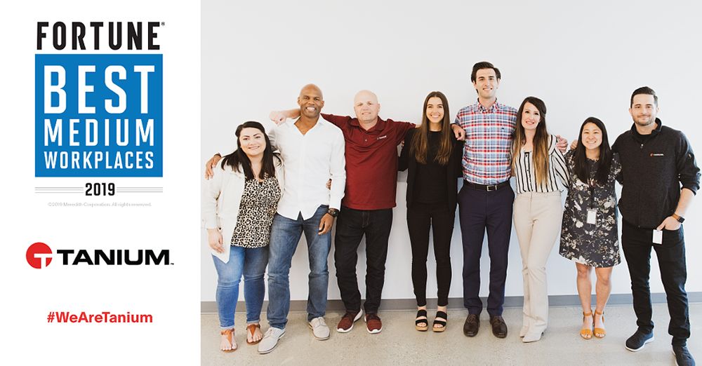 Tanium Foto di gruppo del team con il premio “Fortune Best Medium Workplaces 2019 ”