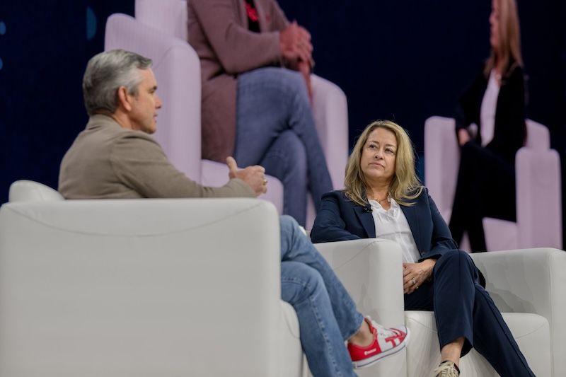 Immagine tratta da Tanium CEO : Dan Streetman e Pam Gott, vicepresidente senior dei servizi globali di sicurezza informatica presso Fiserv