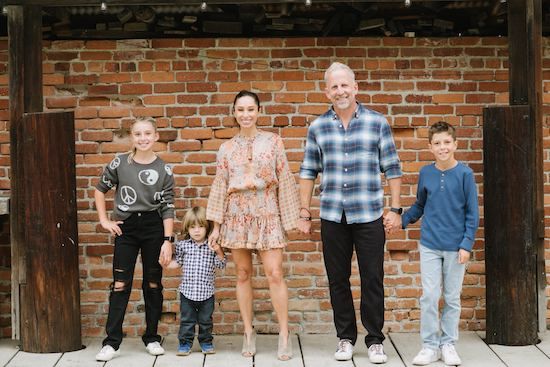 Tanium la dipendente Yulia Carlen con la sua famiglia
