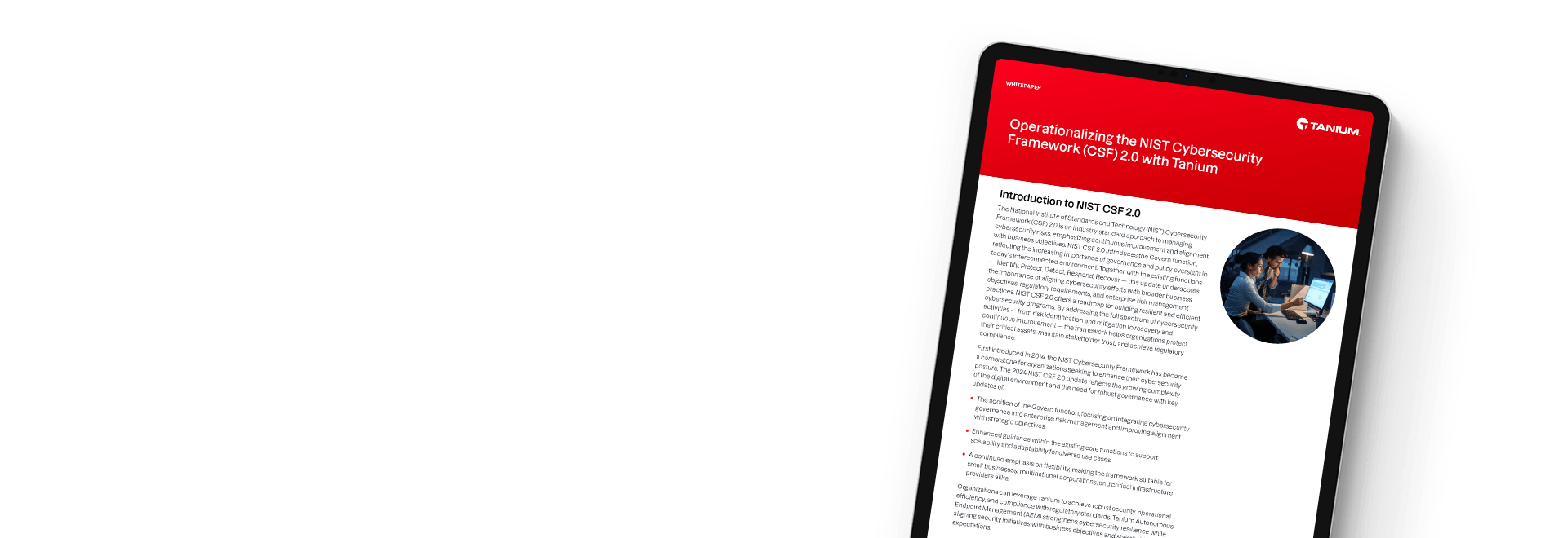 Operazionalizzare il Framework di Cybersecurity NIST 2,0 whitepaper con il team che discute la strategia