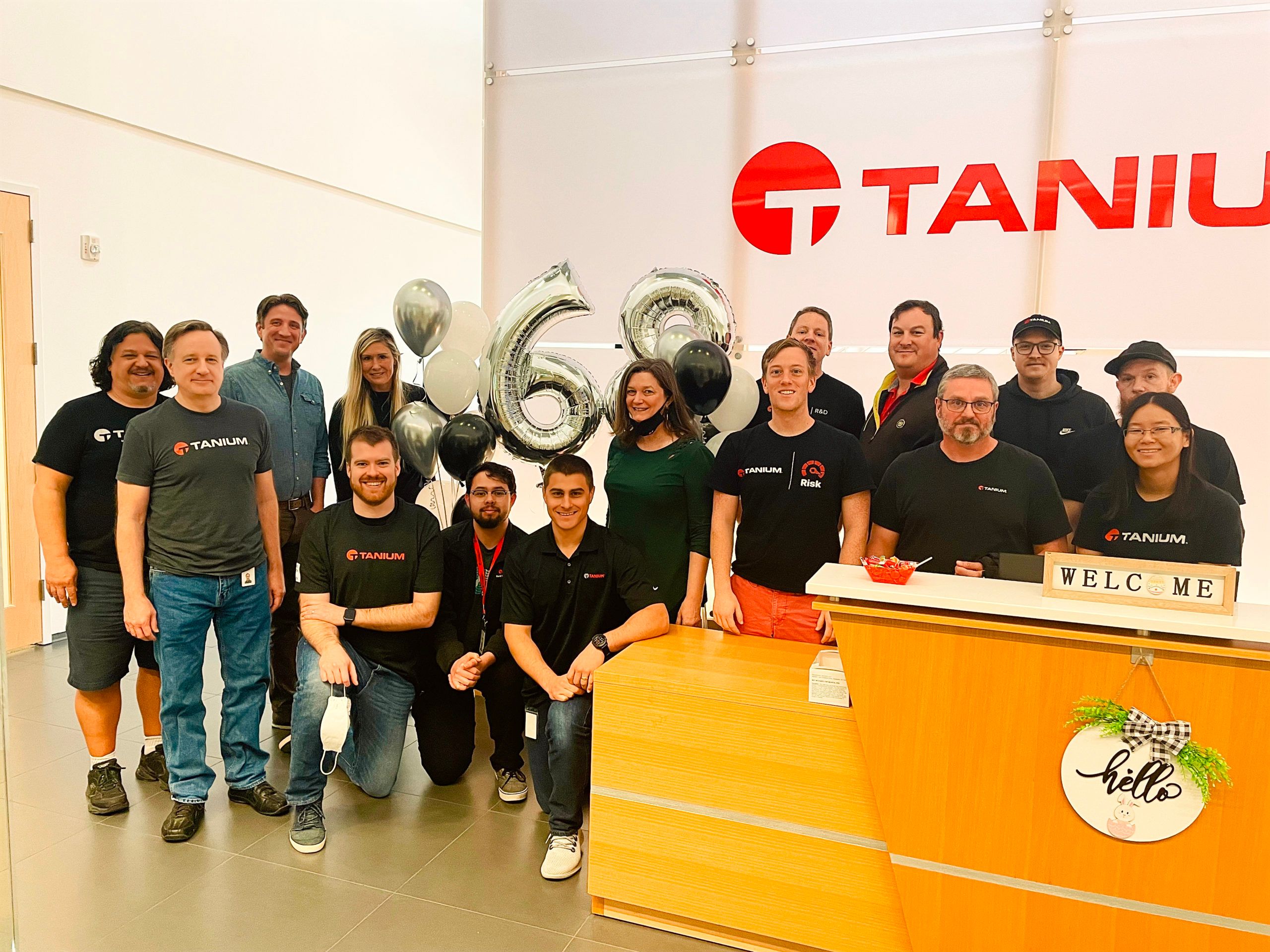I membri del team della nostra sede di Morrisville, nella Carolina del Nord, festeggiano l’annuncio della nomina tra le “100 migliori aziende per cui lavorare”.