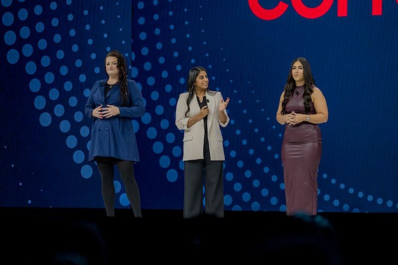 Immagine di Melissa Bischoping, Direttore senior per la sicurezza e la ricerca sulla progettazione dei prodotti presso Tanium , Harman Kaur, Vicepresidente per l’intelligenza artificiale presso Tanium , e Stephanie Aceves, Direttore senior per la gestione dei prodotti presso Tanium